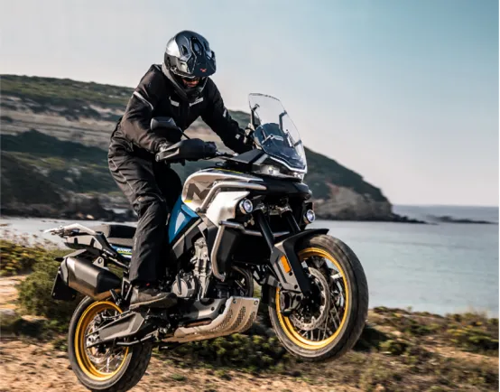 Kde je náhradná palivová nádrž pre motocykle?